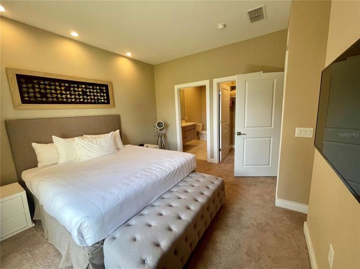 Image No.10-4 Bed Townhouse for sale