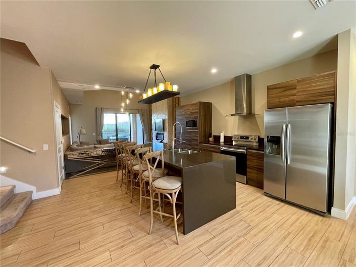 Image No.4-4 Bed Townhouse for sale