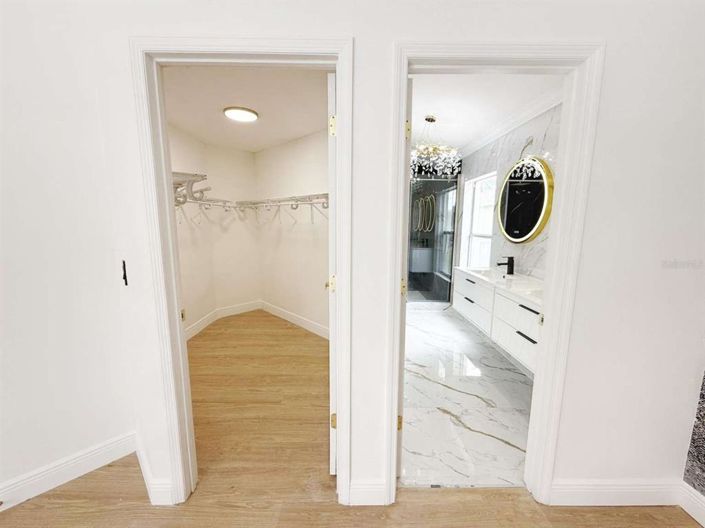 Image No.10-4 Bed Property for sale