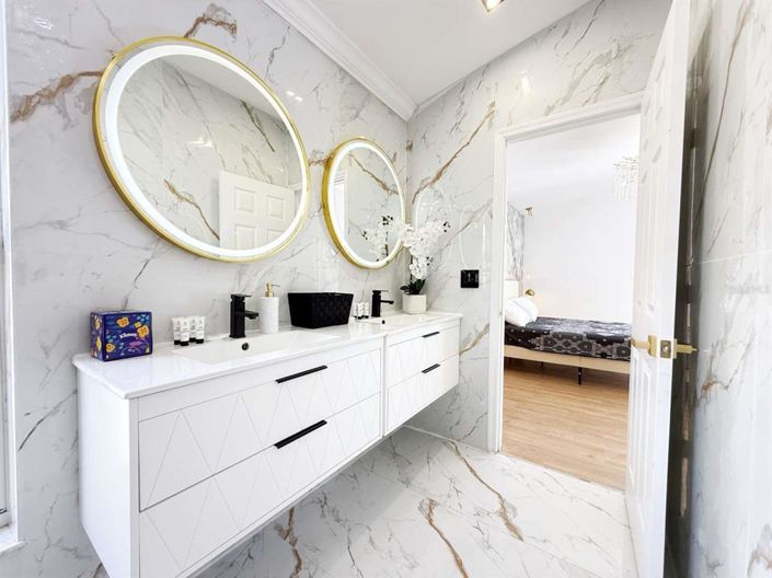 Image No.12-4 Bed Property for sale