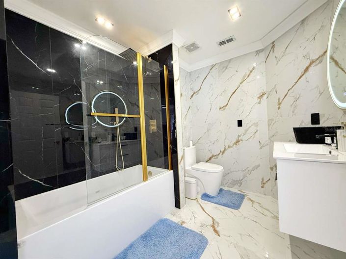 Image No.20-4 Bed Property for sale