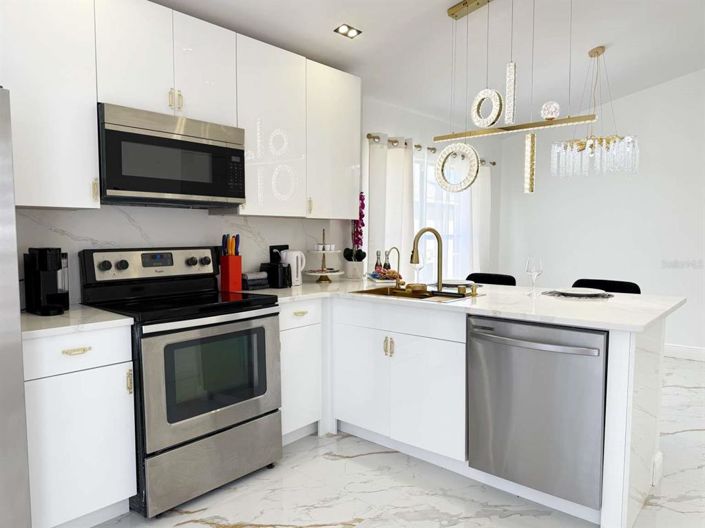 Image No.5-4 Bed Property for sale