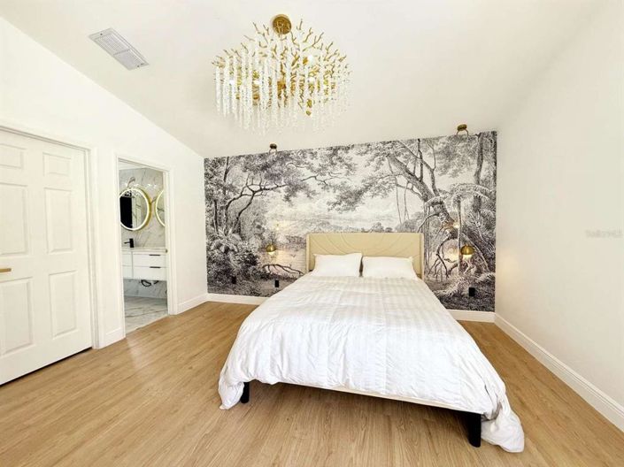 Image No.8-4 Bed Property for sale