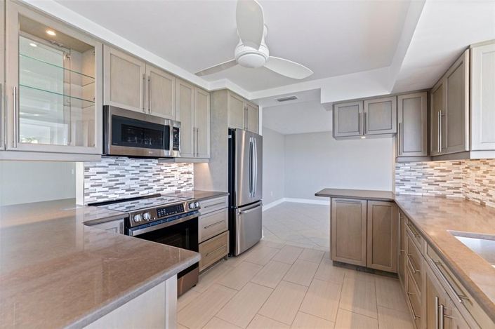 Image No.10-3 Bed Property for sale