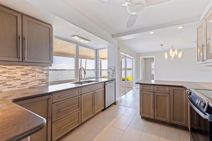 Image No.12-3 Bed Property for sale