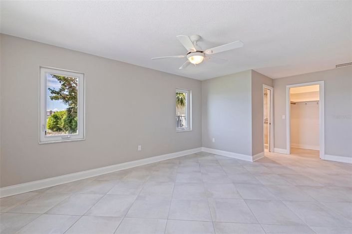 Image No.13-3 Bed Property for sale