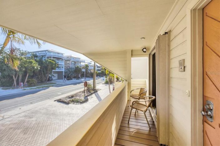 Image No.10-2 Bed Property for sale