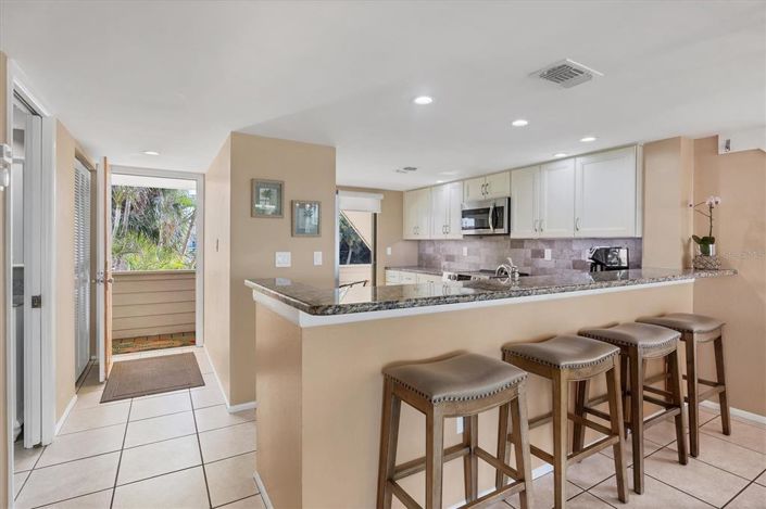 Image No.11-2 Bed Property for sale