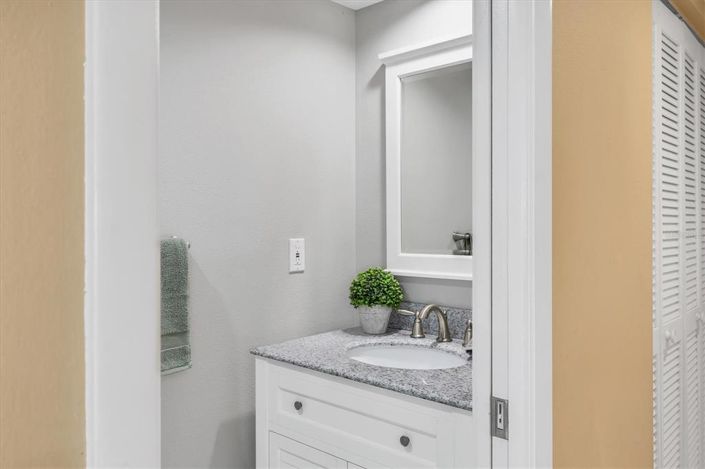 Image No.18-2 Bed Property for sale