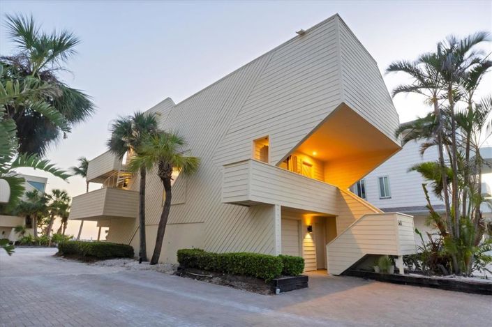 Image No.3-2 Bed Property for sale