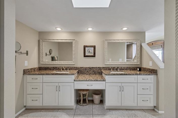 Image No.42-2 Bed Property for sale