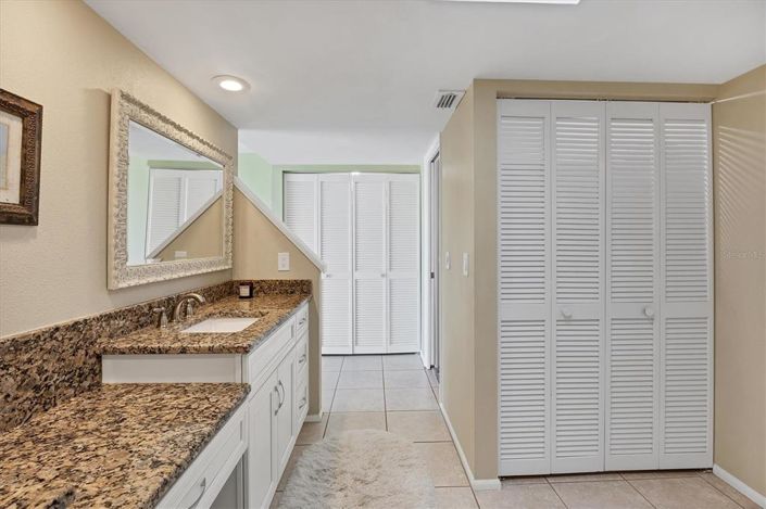 Image No.43-2 Bed Property for sale