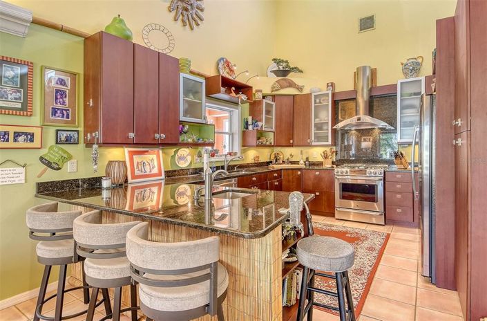 Image No.10-3 Bed Property for sale