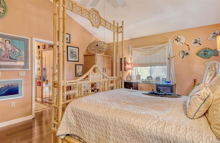 Image No.24-3 Bed Property for sale