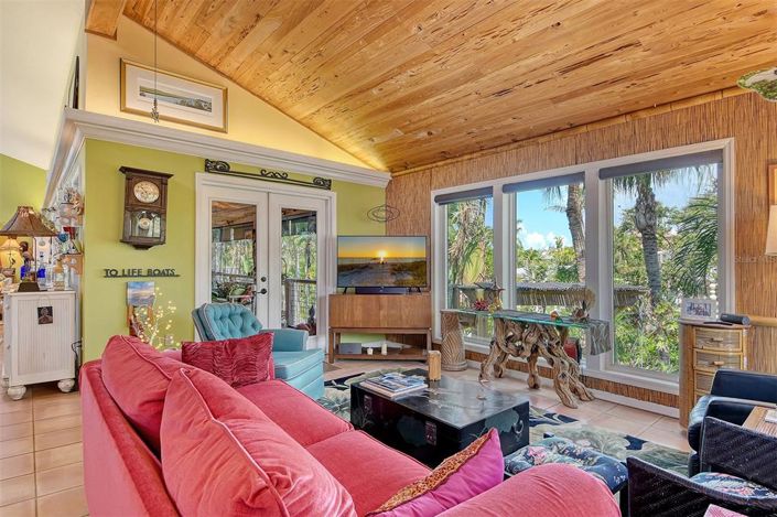 Image No.8-3 Bed Property for sale