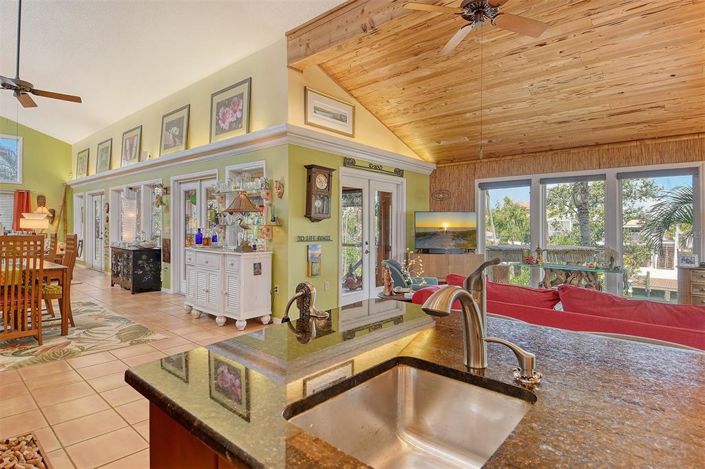 Image No.9-3 Bed Property for sale