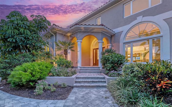 Image No.14-3 Bed Property for sale