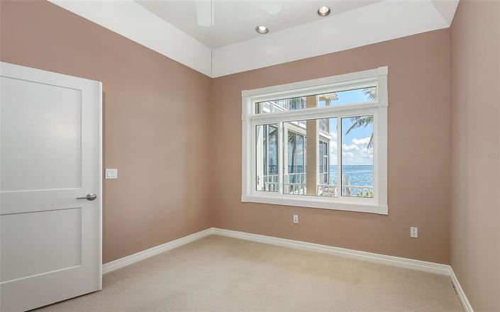 Image No.20-3 Bed Property for sale