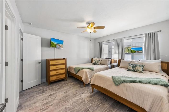 Image No.10-2 Bed Property for sale