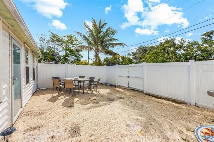 Image No.17-2 Bed Property for sale