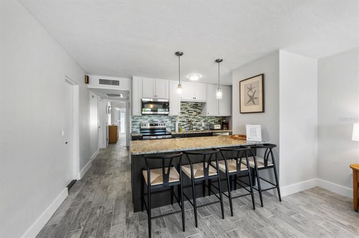 Image No.6-2 Bed Property for sale