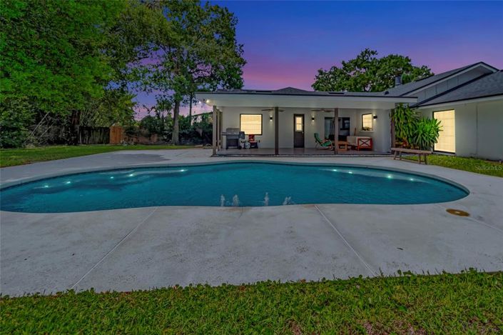 Image No.41-4 Bed Property for sale