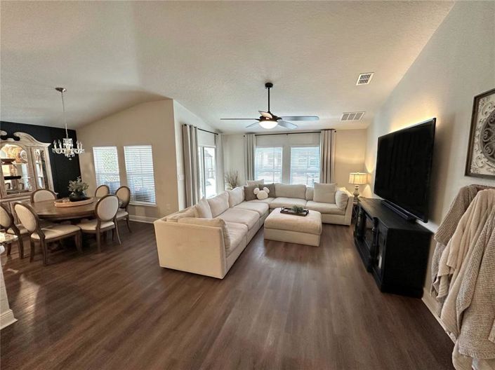 Image No.4-4 Bed Property for sale