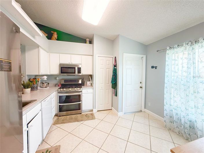 Image No.15-4 Bed Property for sale