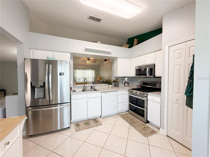 Image No.17-4 Bed Property for sale