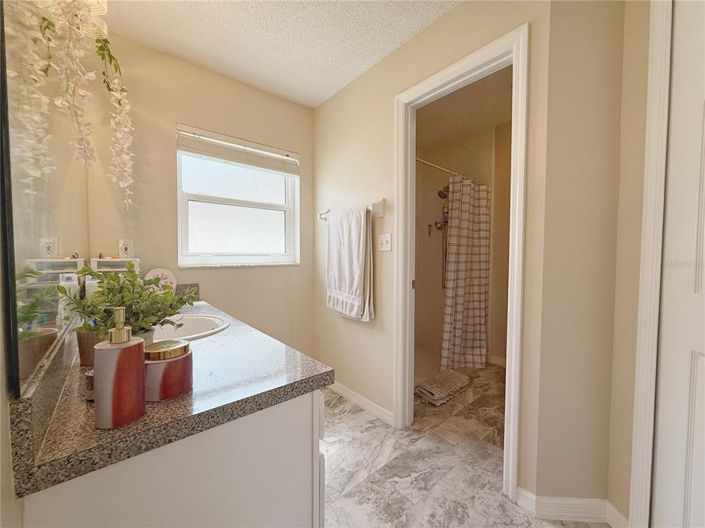 Image No.23-4 Bed Property for sale