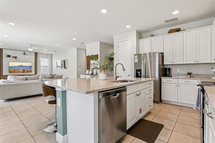 Image No.12-5 Bed Property for sale