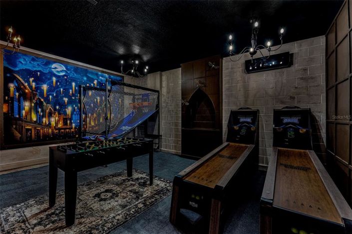 Image No.14-5 Bed Property for sale