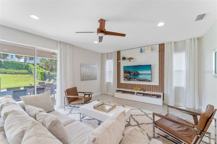 Image No.5-5 Bed Property for sale