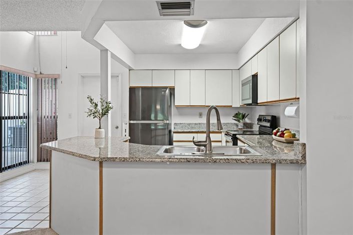 Image No.16-3 Bed Townhouse for sale