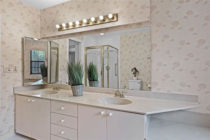 Image No.28-3 Bed Townhouse for sale