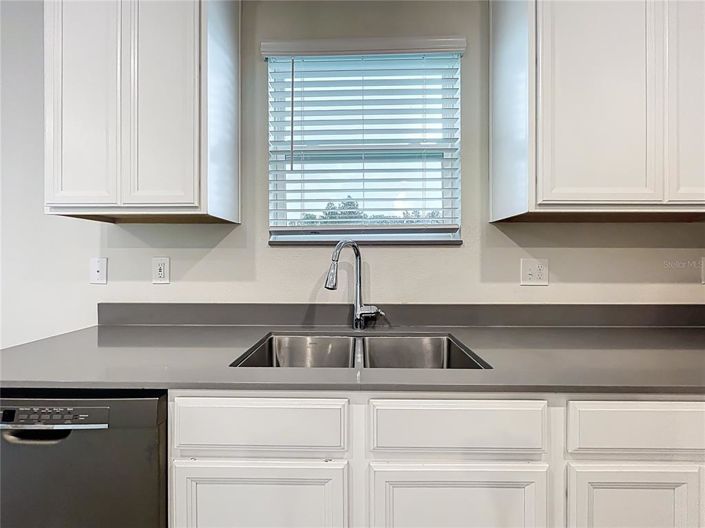 Image No.8-4 Bed Property for sale