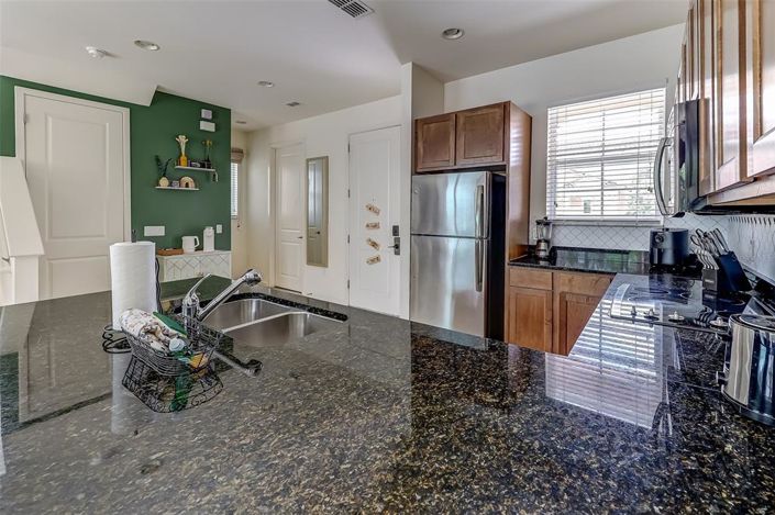 Image No.10-3 Bed Townhouse for sale