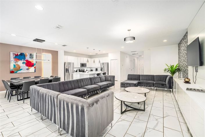 Image No.3-10 Bed Property for sale