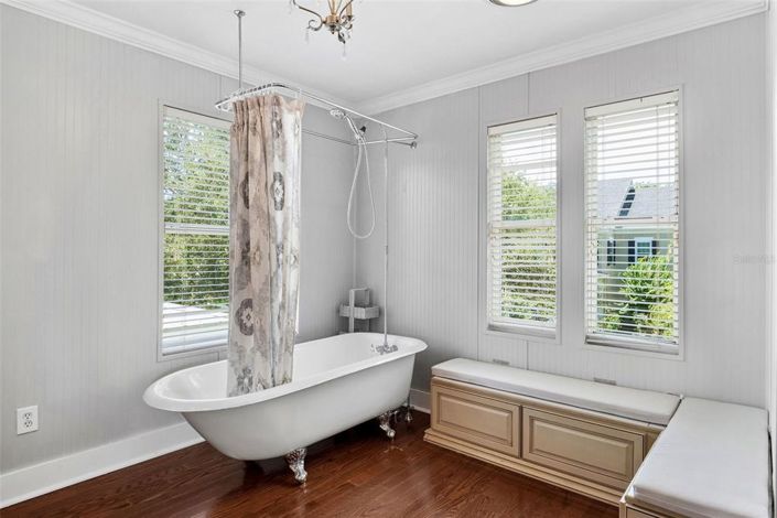 Image No.13-5 Bed Property for sale