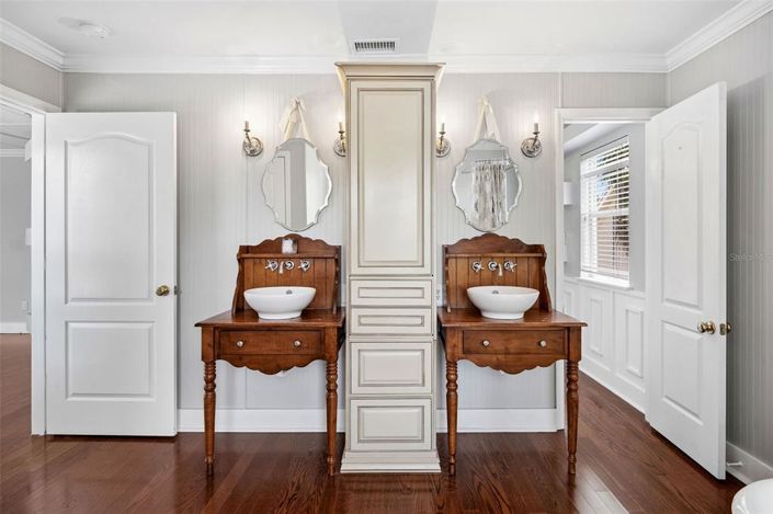 Image No.14-5 Bed Property for sale