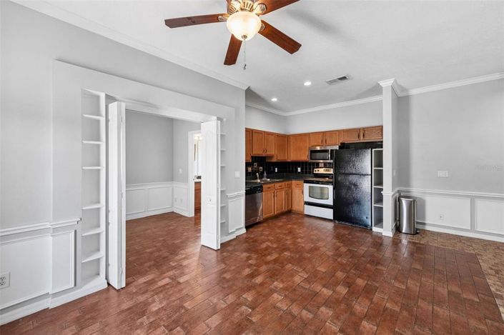 Image No.16-5 Bed Property for sale