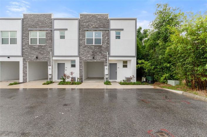 Image No.1-3 Bed Townhouse for sale