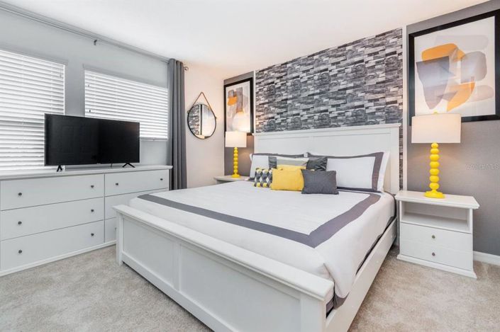 Image No.11-6 Bed Property for sale