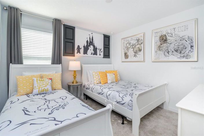 Image No.12-6 Bed Property for sale