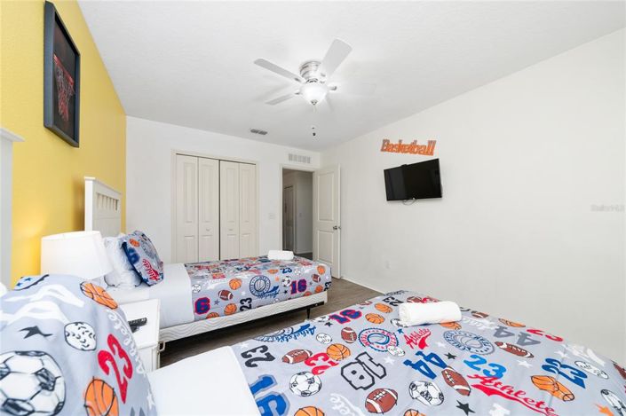 Image No.30-7 Bed Property for sale