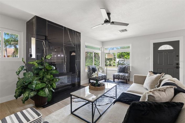 Image No.4-4 Bed Property for sale