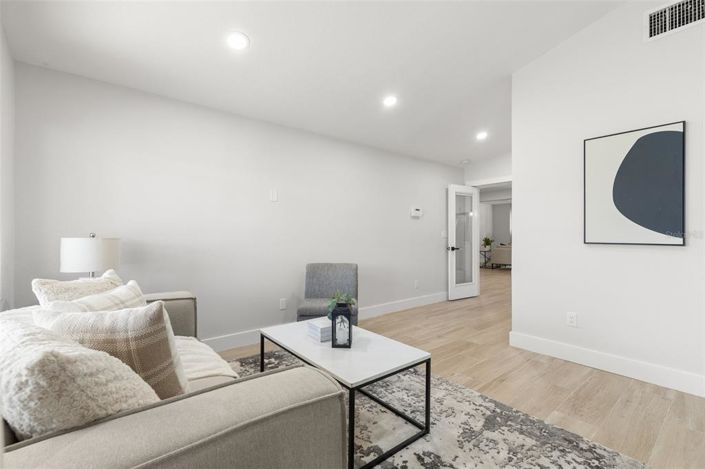 Image No.9-4 Bed Property for sale