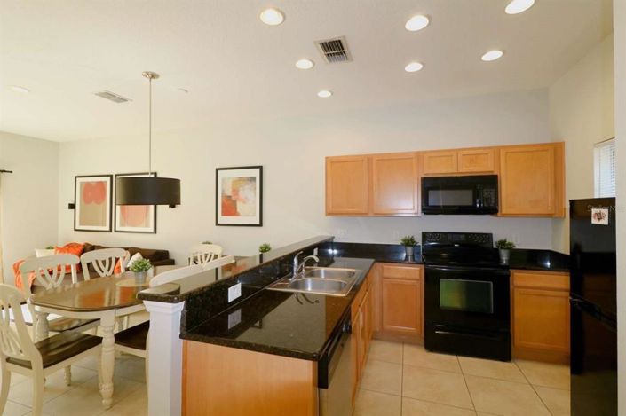 Image No.9-2 Bed Townhouse for sale