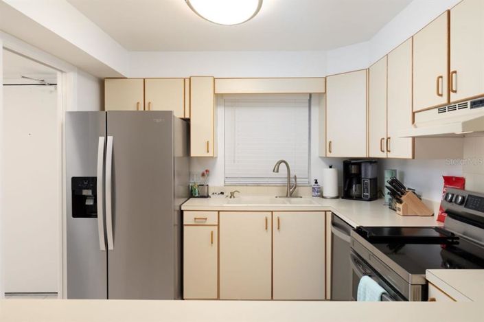 Image No.12-3 Bed Property for sale