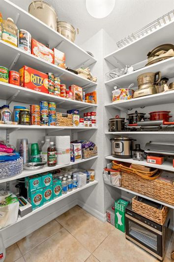 Image No.10-3 Bed Property for sale